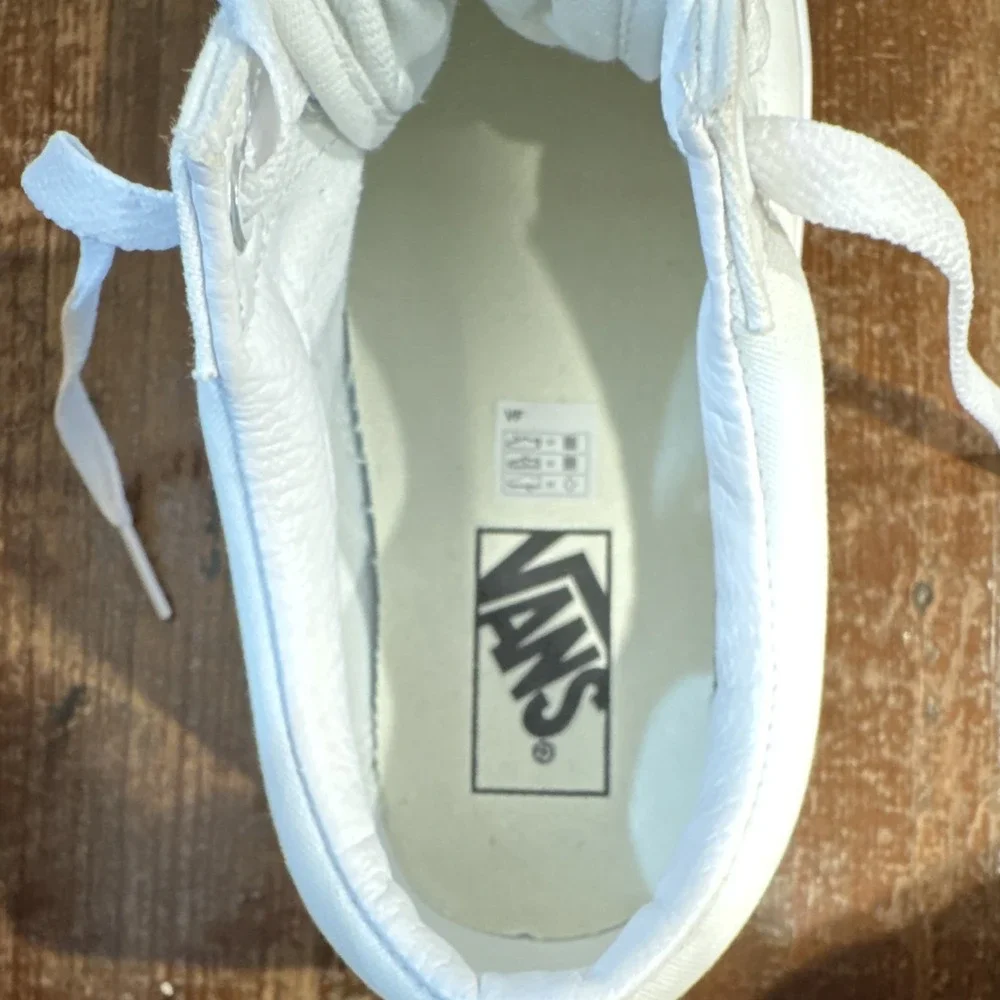 VANS Old Skool White Low Top Lace Up Men's Sz 6.5 Women's Sz 8  Sneaker NWOB
